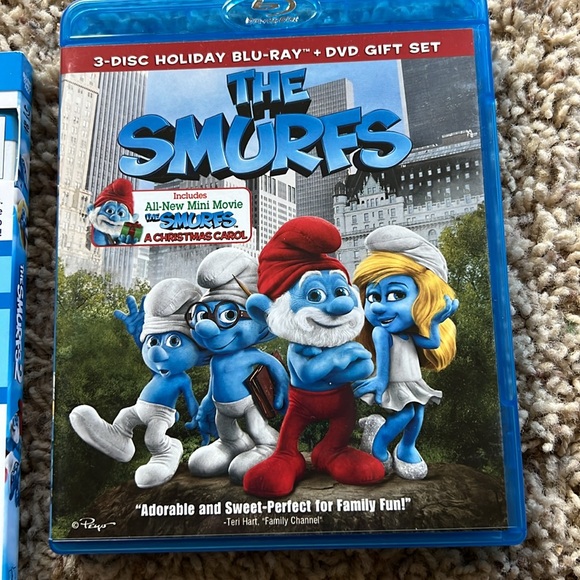 LIKE BRAND NEW The Smurfs/The Smurfs 2 Target Exclusive Blu-Ray Bundle! - Picture 4 of 5